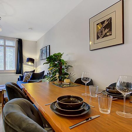 Stylish, Business Traveller Friendly Apartment, With Free Parking And Netflix Фарнбъро Екстериор снимка